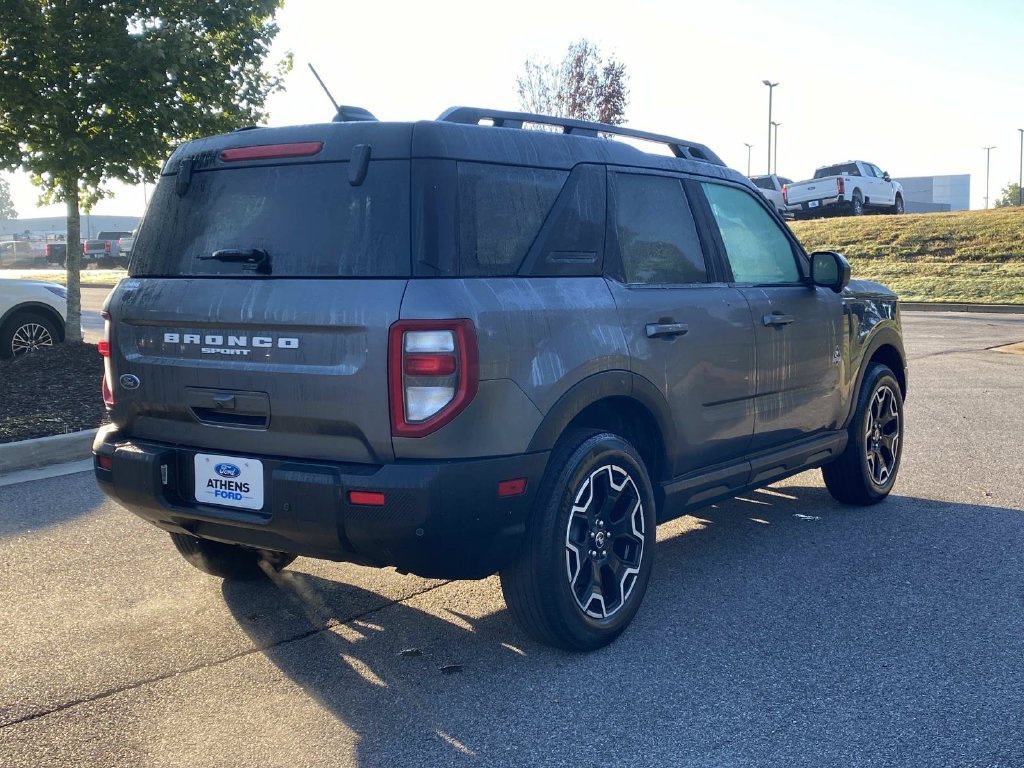 Certified 2025 Ford Bronco Sport Outer Banks w/ Outer Banks Tech Package+ AWD/4WD image 3