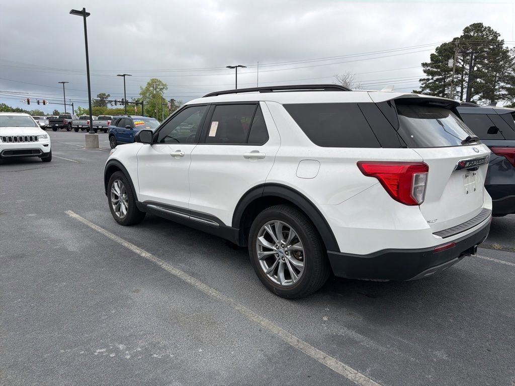Certified 2023 Ford Explorer XLT w/ Equipment Group 202A RWD image 3