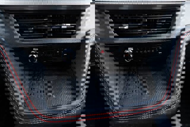 Certified 2025 Ford Explorer ST-Line w/ Premium Package image 21