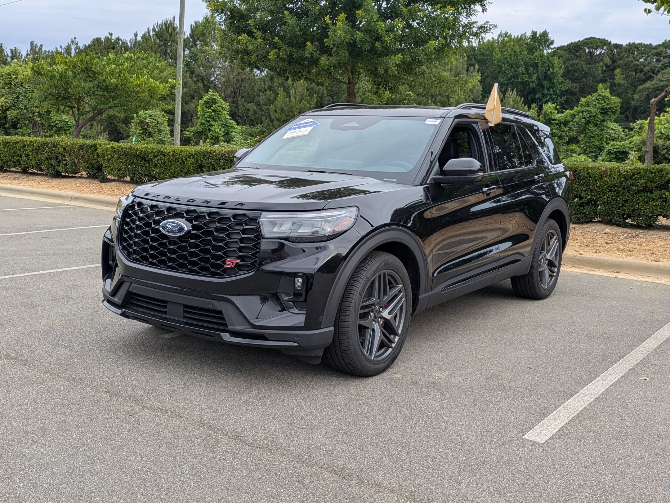Certified 2025 Ford Explorer ST w/ Sun And Sound Package AWD/4WD image 8