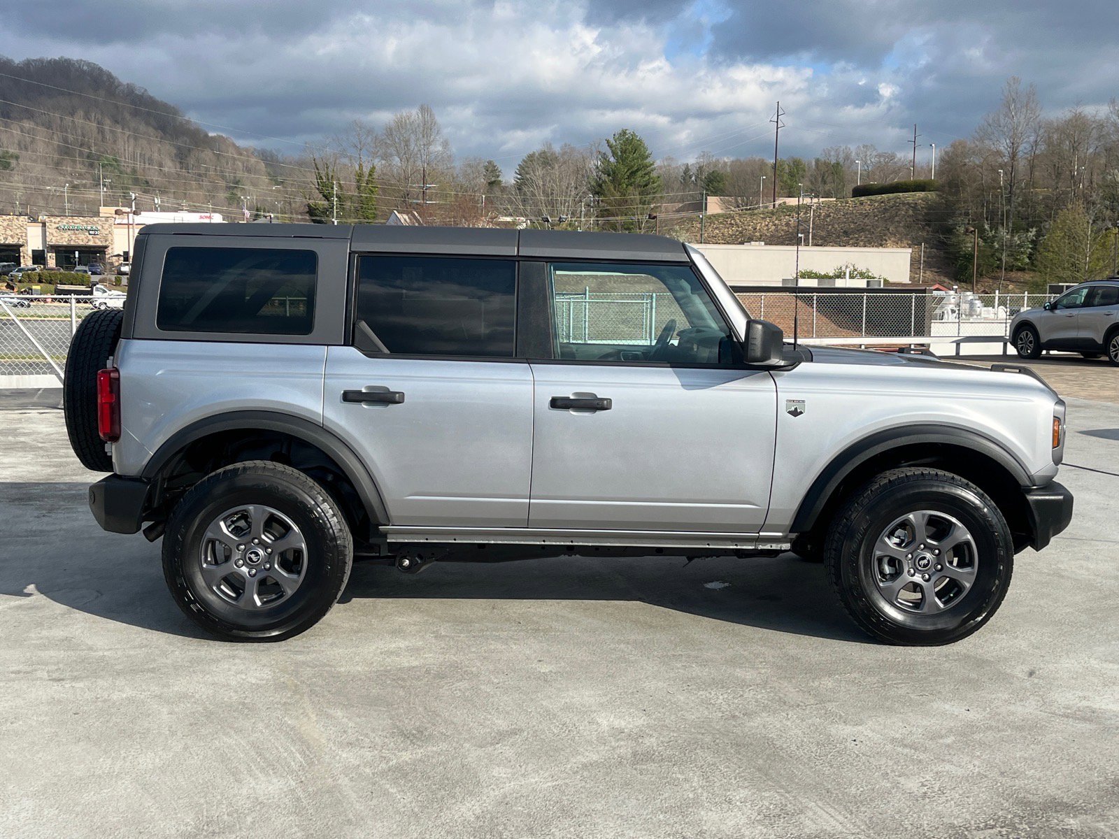 Certified 2024 Ford Bronco Big Bend AWD/4WD image 2