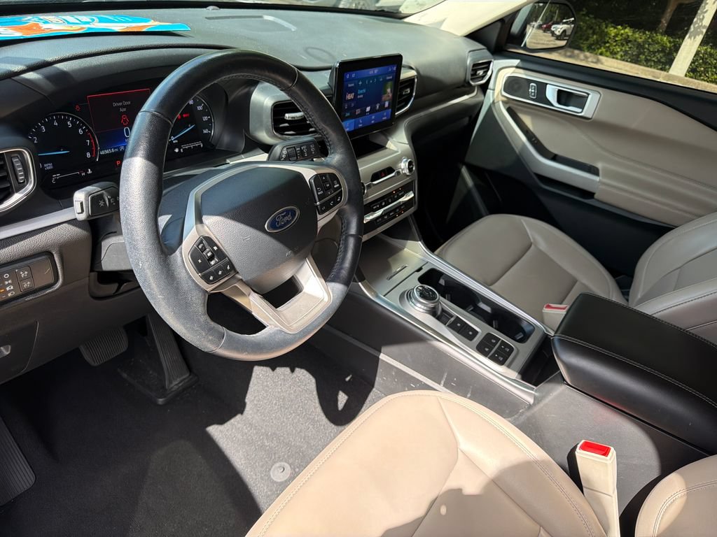 Certified 2024 Ford Explorer XLT w/ Equipment Group 202A RWD image 6