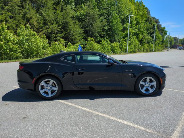 Used 2022 Chevrolet Camaro LT w/ Technology Package RWD image 3