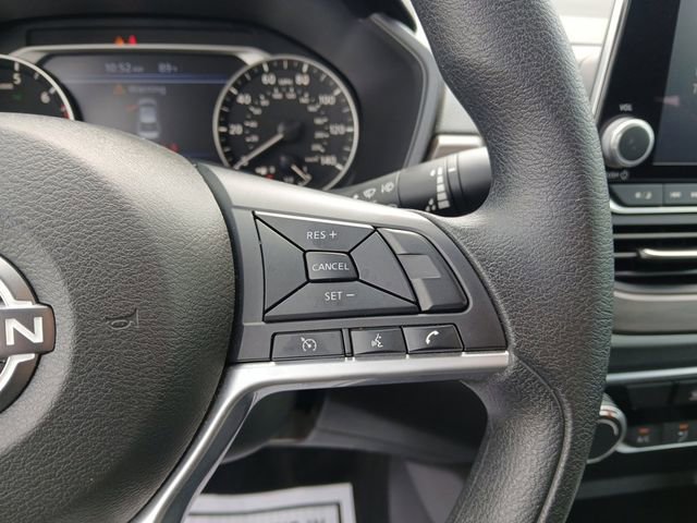 Used 2025 Nissan Altima 2.5 SV FWD image 19
