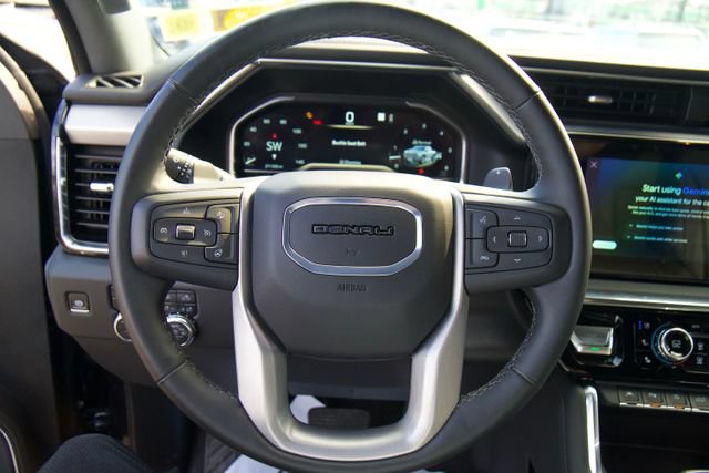Used 2024 GMC Sierra 1500 Denali w/ Technology Package AWD/4WD image 17