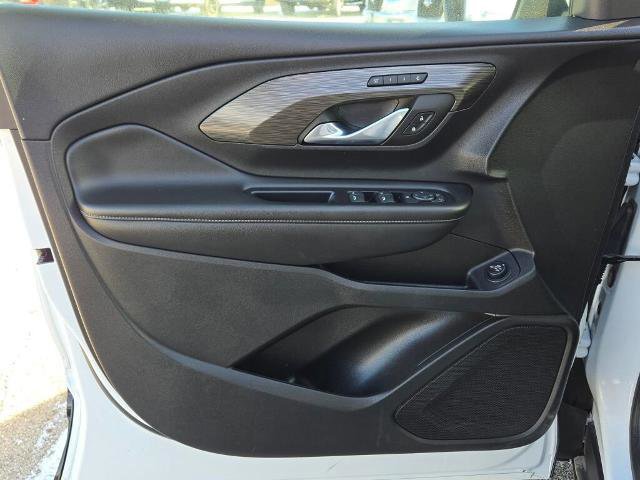 Used 2023 GMC Terrain SLT image 19