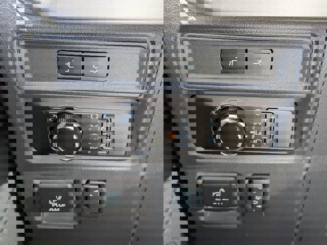 Certified 2024 Ford Expedition XLT image 18