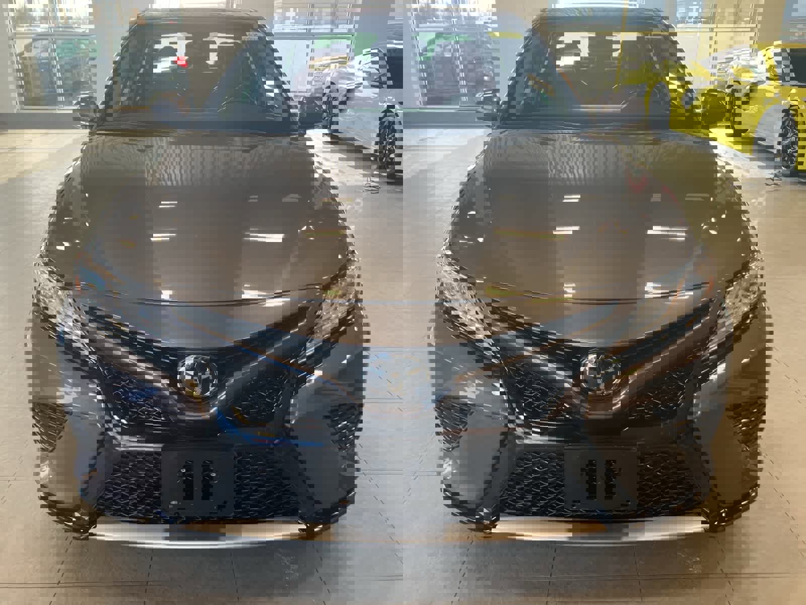 Used 2019 Toyota Camry XSE image 2