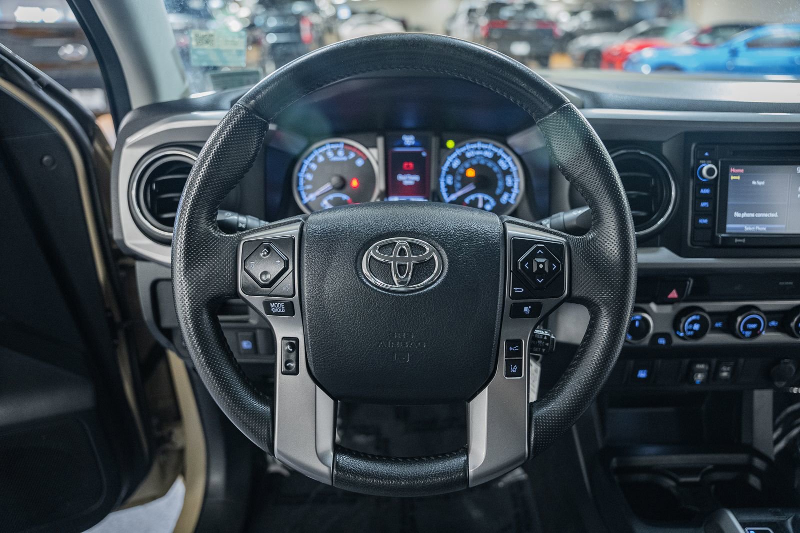 Used 2018 Toyota Tacoma SR5 AWD/4WD image 38
