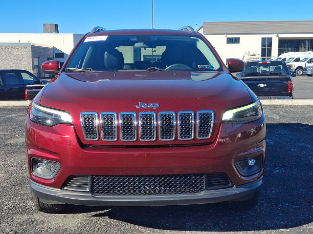 Used 2019 Jeep Cherokee Latitude Plus w/ Cold Weather Group AWD/4WD image 2