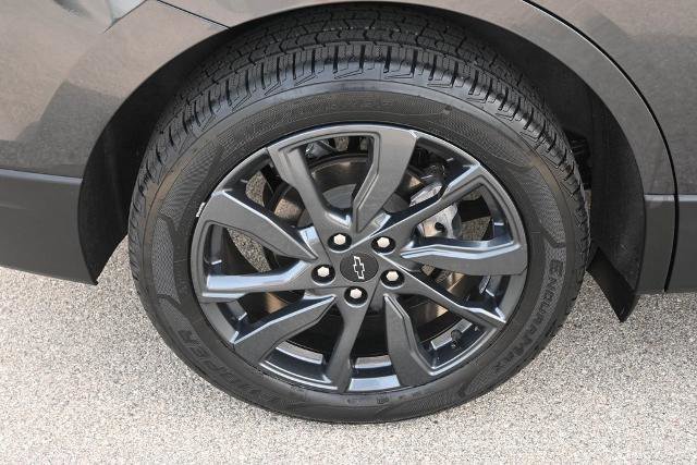 Used 2022 Chevrolet Equinox RS w/ Infotainment Package image 16