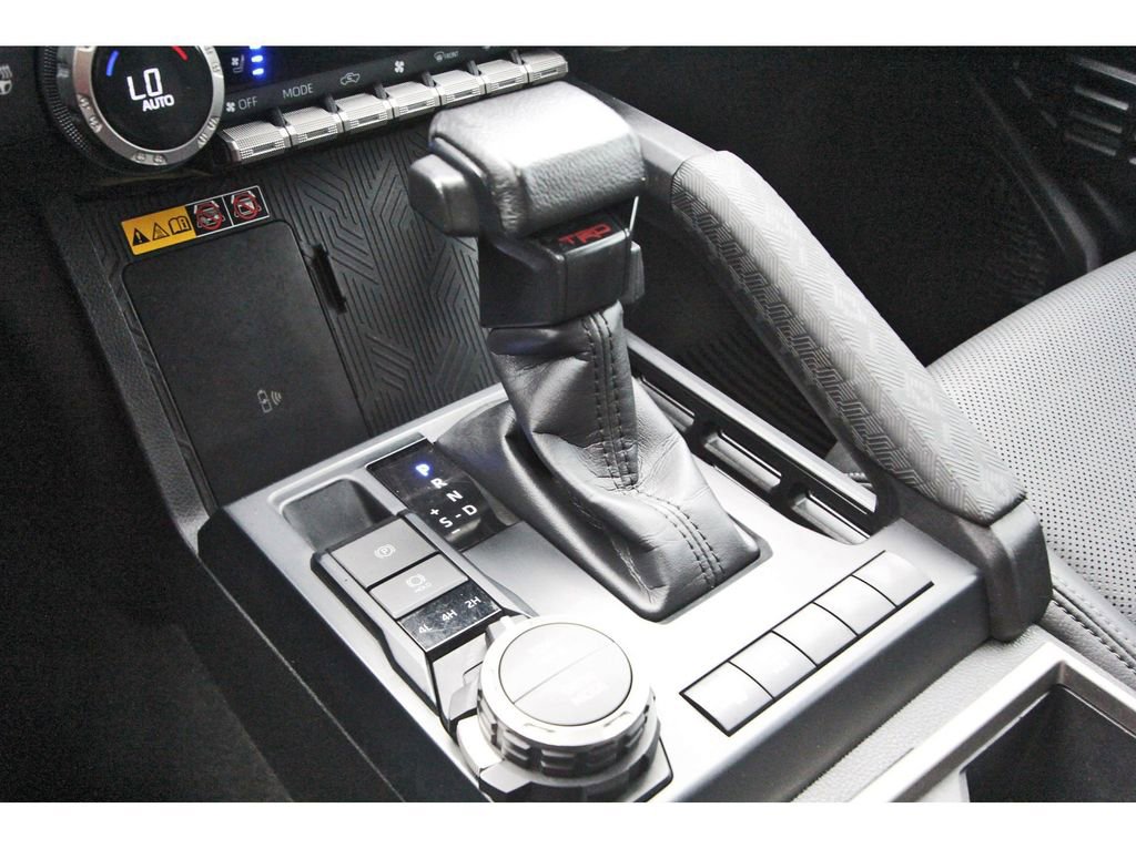 Used 2024 Toyota Tacoma TRD Sport w/ TRD Sport Premium Package AWD/4WD image 27