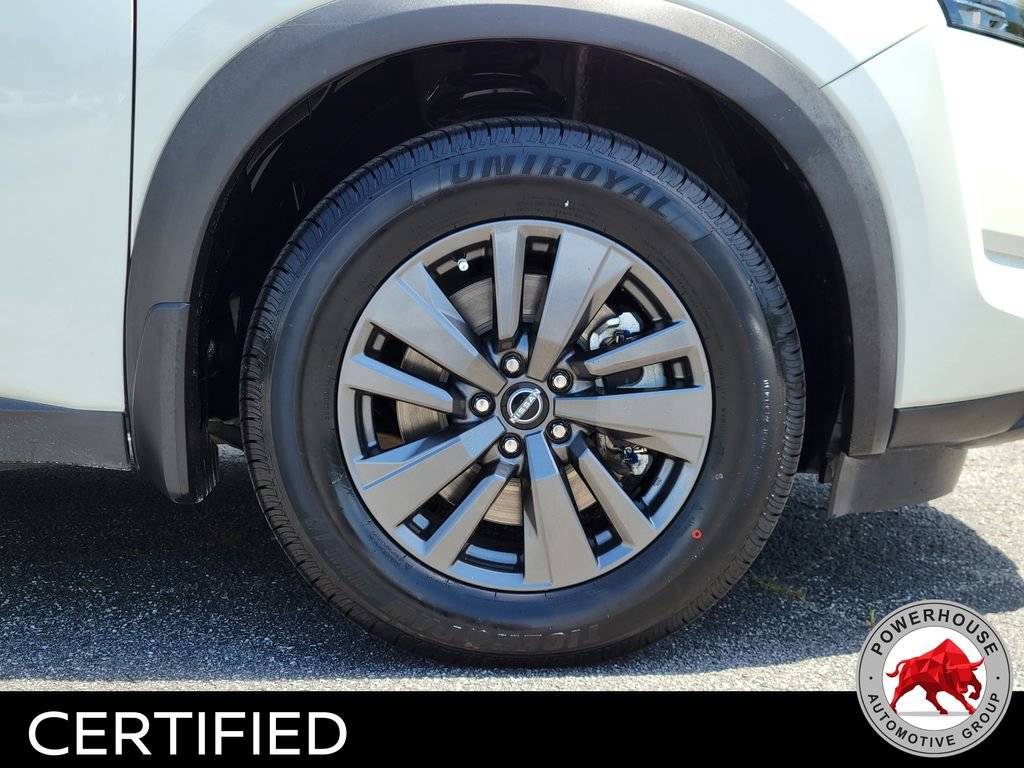 Used 2022 Nissan Pathfinder SV AWD/4WD image 11