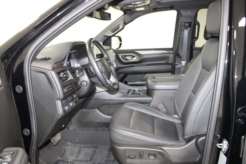 Used 2023 Chevrolet Suburban Z71 w/ Luxury Package image 25