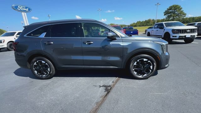 Used 2025 Kia Sorento S w/ Panoramic Sunroof Package FWD image 9