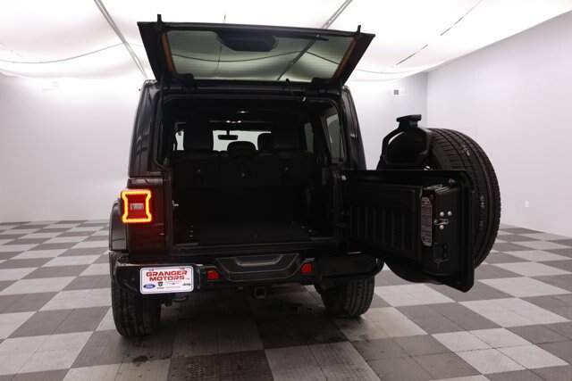 Used 2021 Jeep Wrangler Unlimited Sahara AWD/4WD image 10