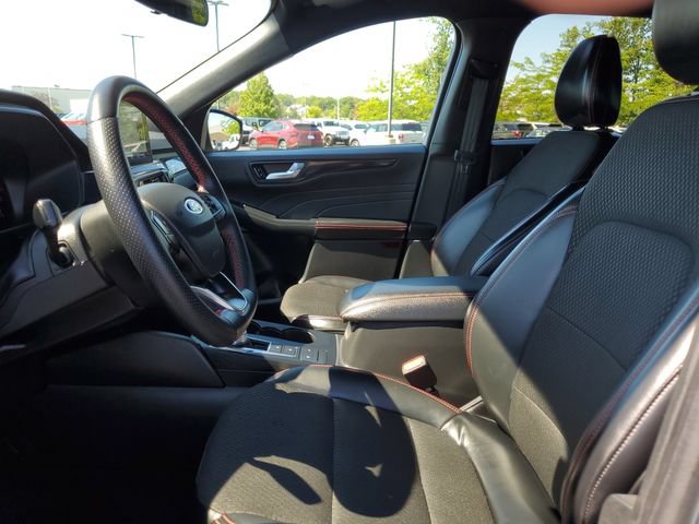 Certified 2025 Ford Escape ST-Line Select AWD/4WD image 10