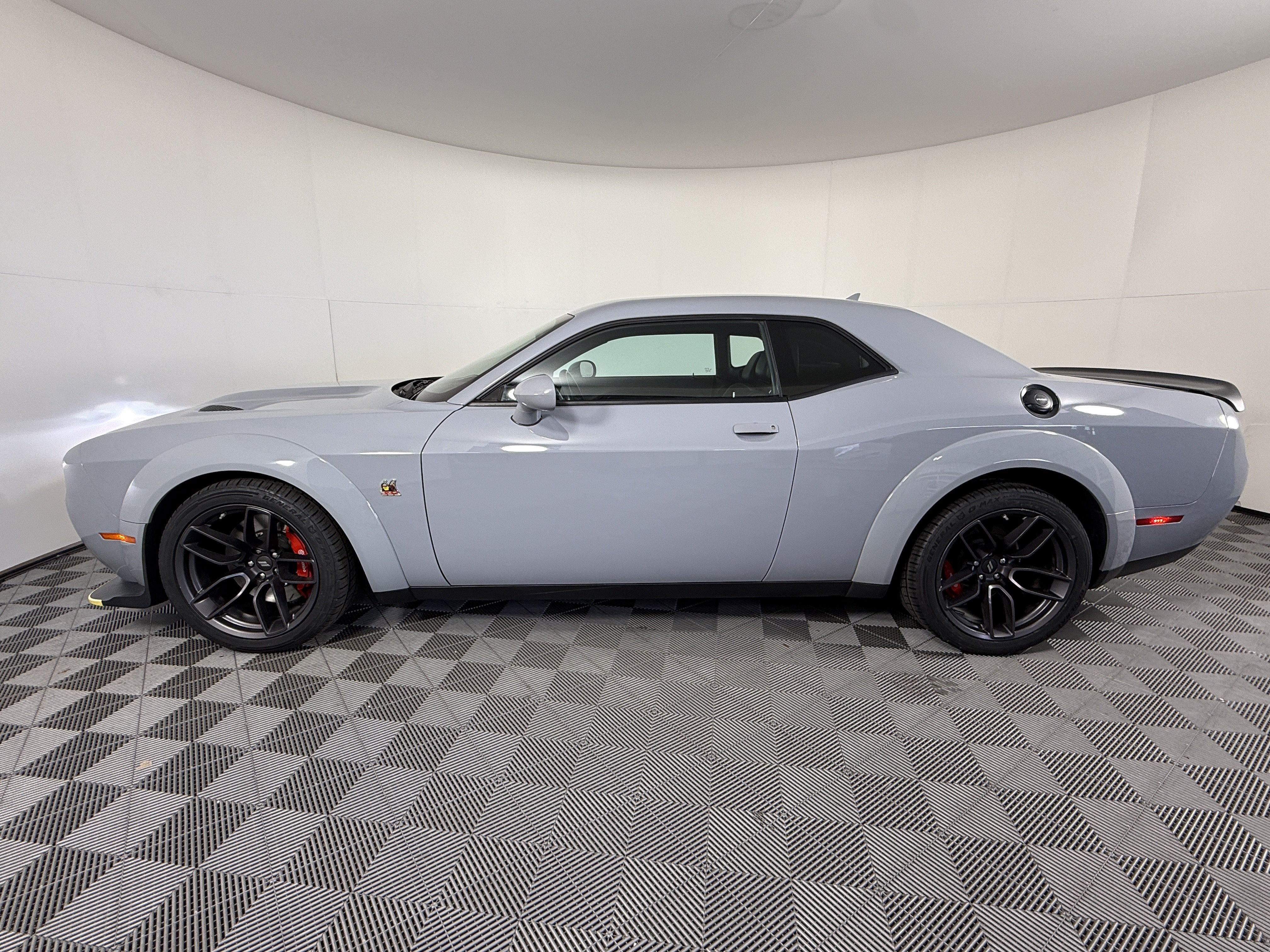 Used 2020 Dodge Challenger R/T Scat Pack RWD image 5