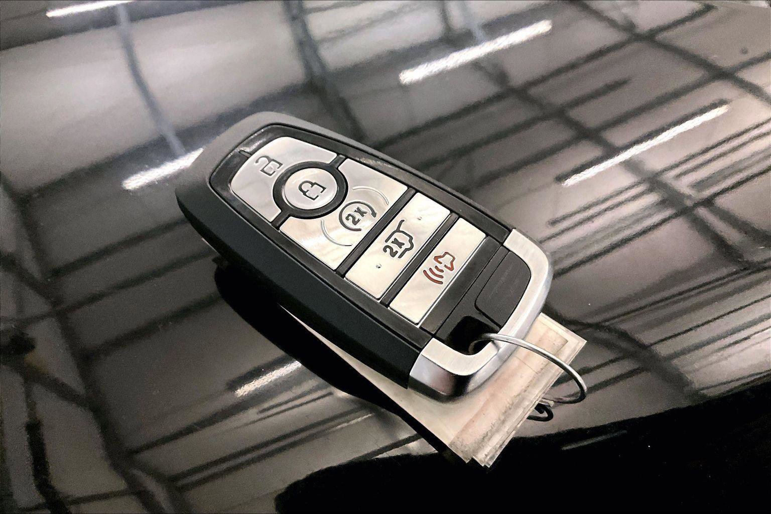 Certified 2021 Ford Edge Titanium image 11