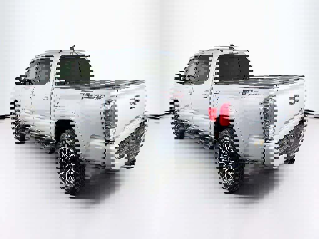 Used 2021 Toyota Tacoma TRD Sport image 3