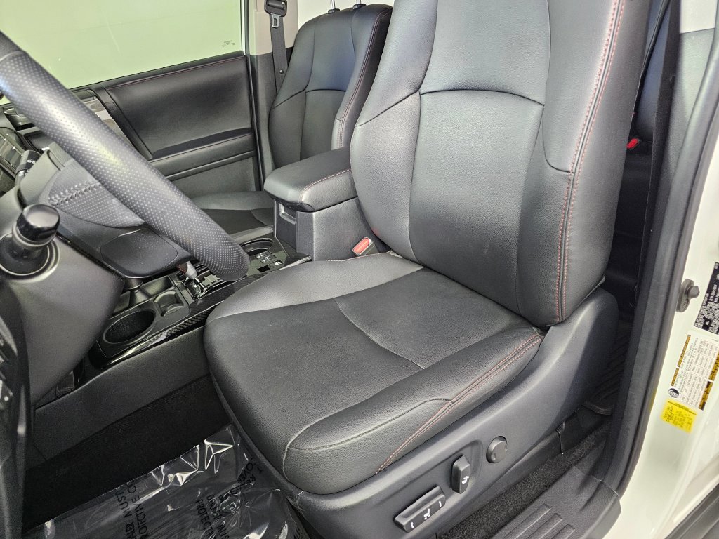 Used 2021 Toyota 4Runner TRD Off-Road Premium w/ Moonroof Package AWD/4WD image 23