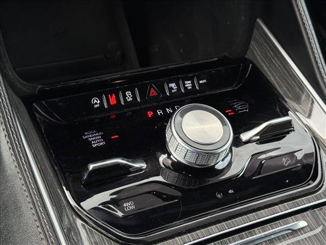 Used 2022 Jeep Wagoneer Series III AWD/4WD image 17