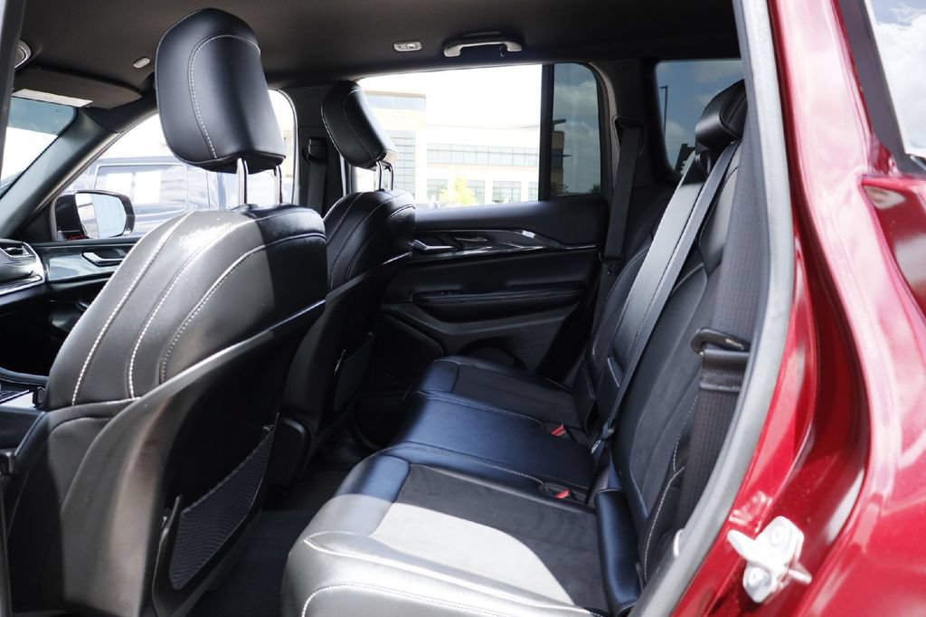 Used 2023 Jeep Grand Cherokee Laredo RWD image 22