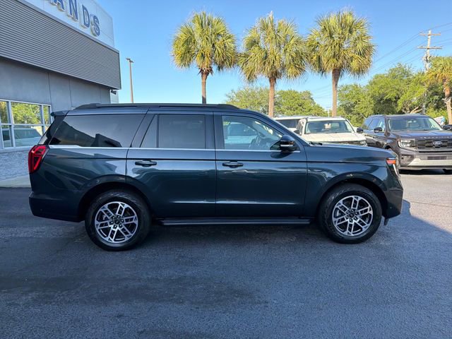 Certified 2025 Ford Expedition Active AWD/4WD image 8