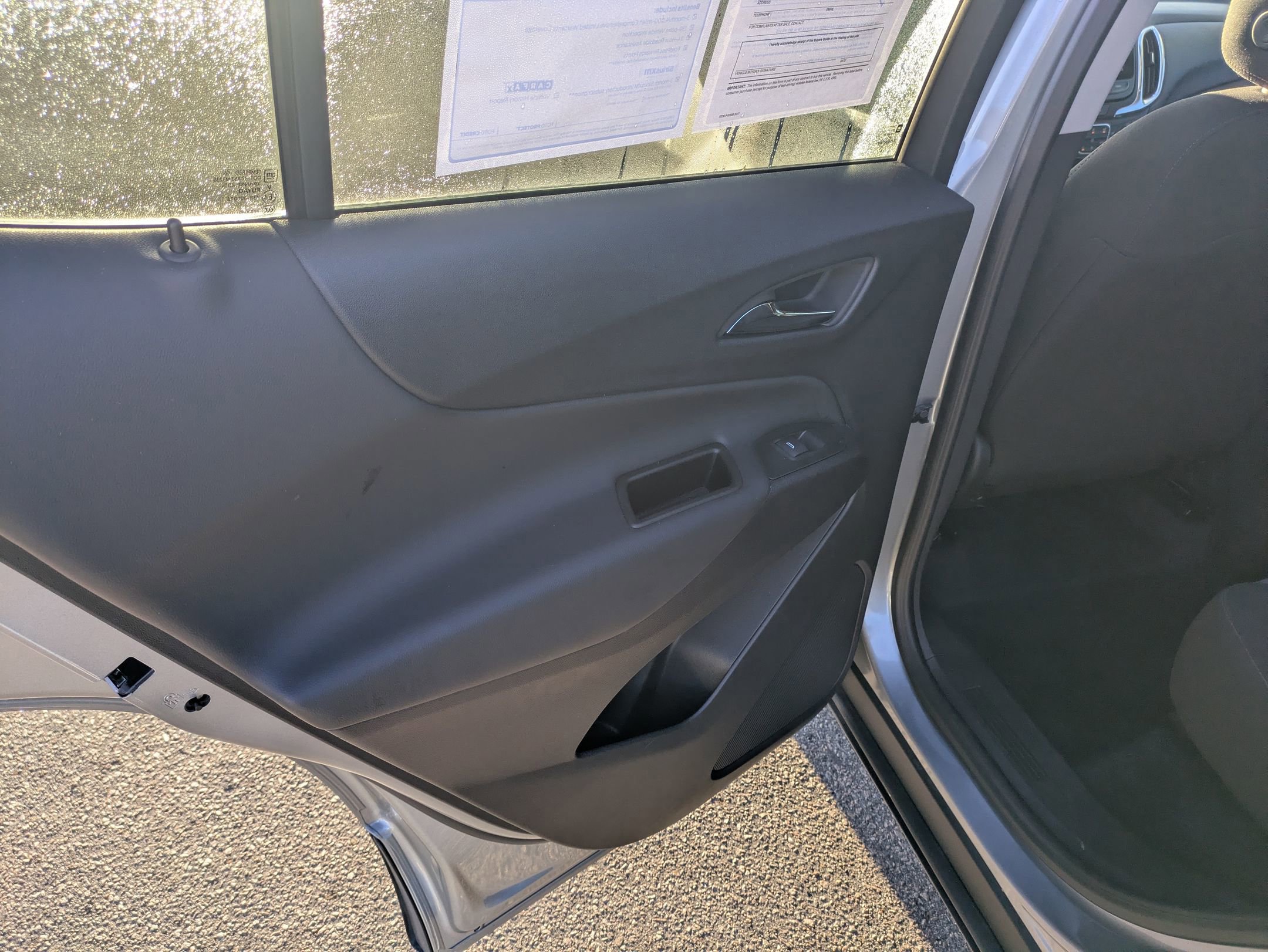 Used 2024 Chevrolet Equinox LT image 25