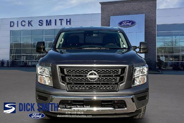 Used 2024 Nissan Titan SV w/ SV Convenience Package RWD image 2