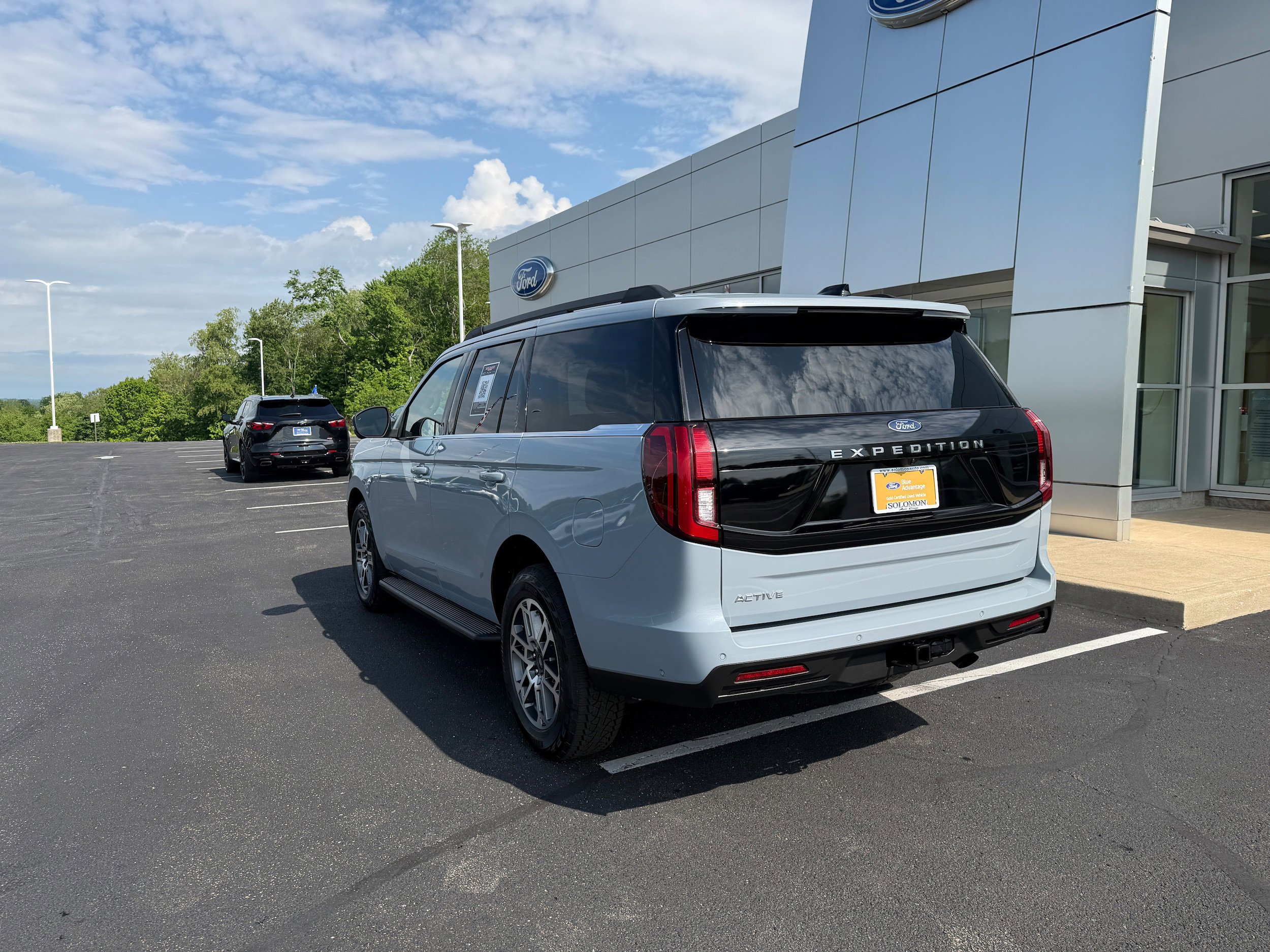 Certified 2025 Ford Expedition Active AWD/4WD image 8