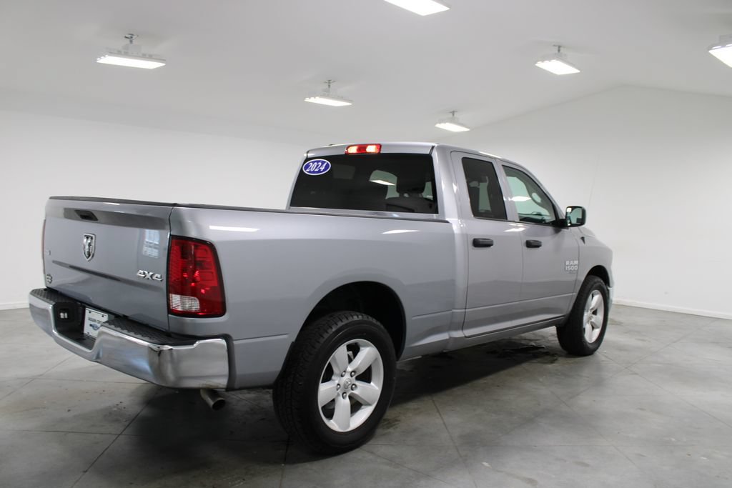 Used 2024 RAM 1500 Classic SLT AWD/4WD image 10