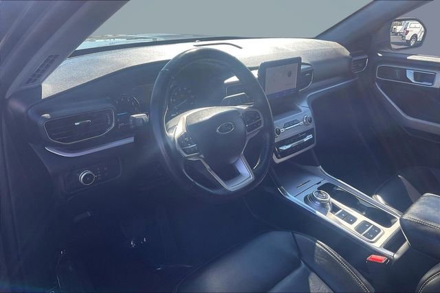 Certified 2022 Ford Explorer XLT w/ Equipment Group 202A image 14