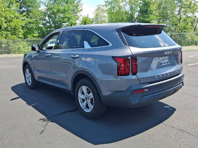 Used 2022 Kia Sorento LX FWD image 9