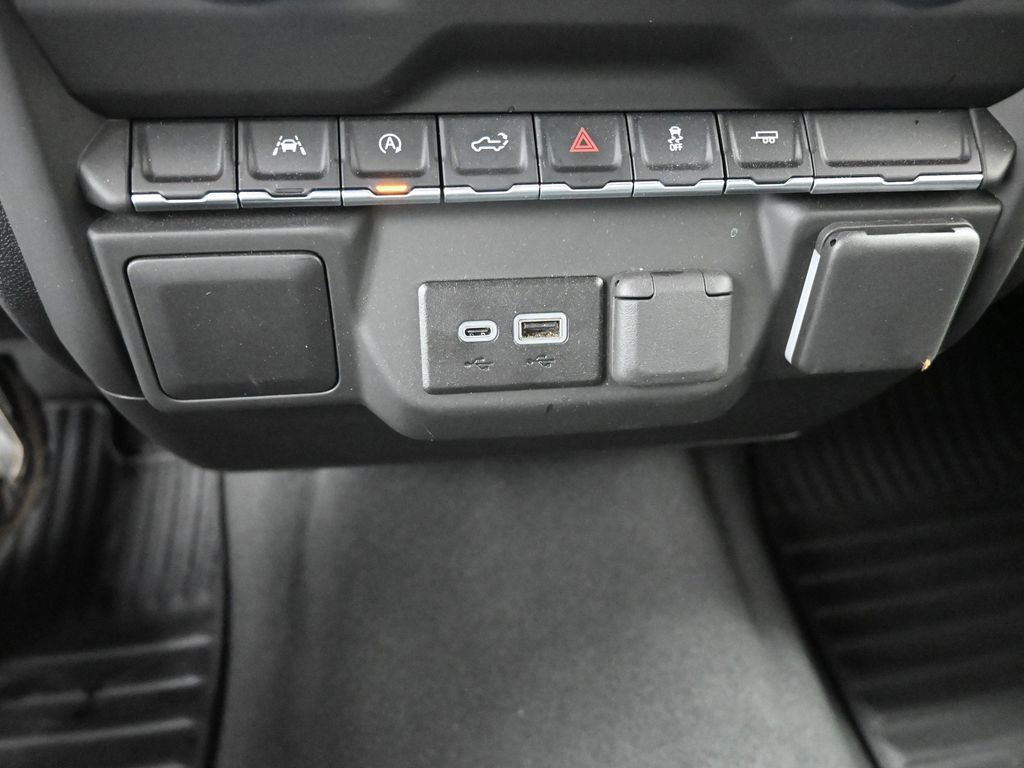 Used 2025 Chevrolet Silverado 1500 Custom image 31