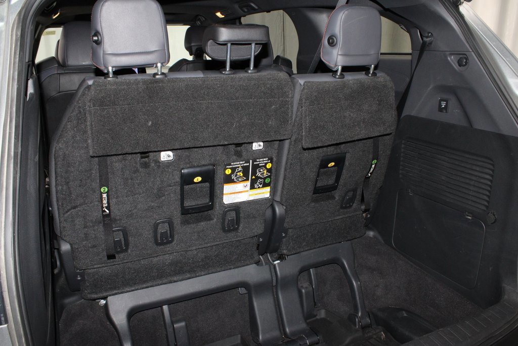 Used 2021 Toyota Sienna XSE w/ XSE Plus Package image 18
