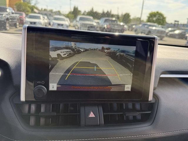 Used 2025 Toyota RAV4 XLE AWD/4WD image 24