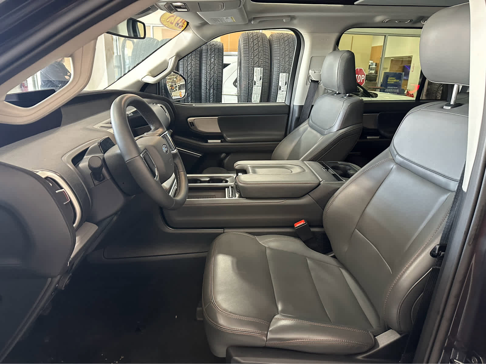 Certified 2025 Ford Expedition Active image 26