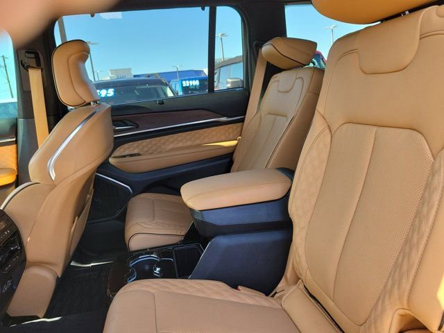 Used 2024 Jeep Grand Cherokee L Summit w/ Advanced Protech Group IV AWD/4WD image 18