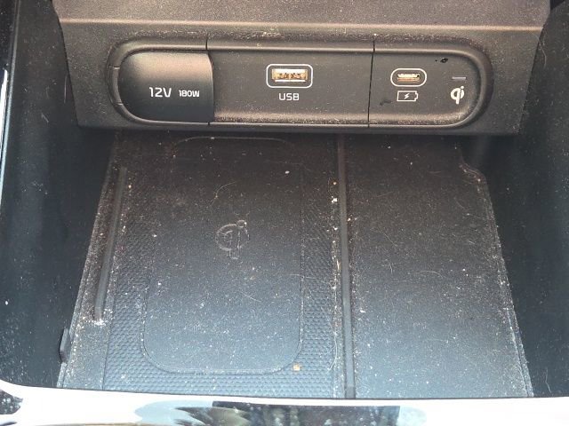 Used 2023 Kia Telluride EX w/ EX Captain's Chair Package image 37