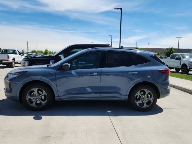 Certified 2023 Ford Escape ST-Line w/ Tech Pack #1 AWD/4WD image 2