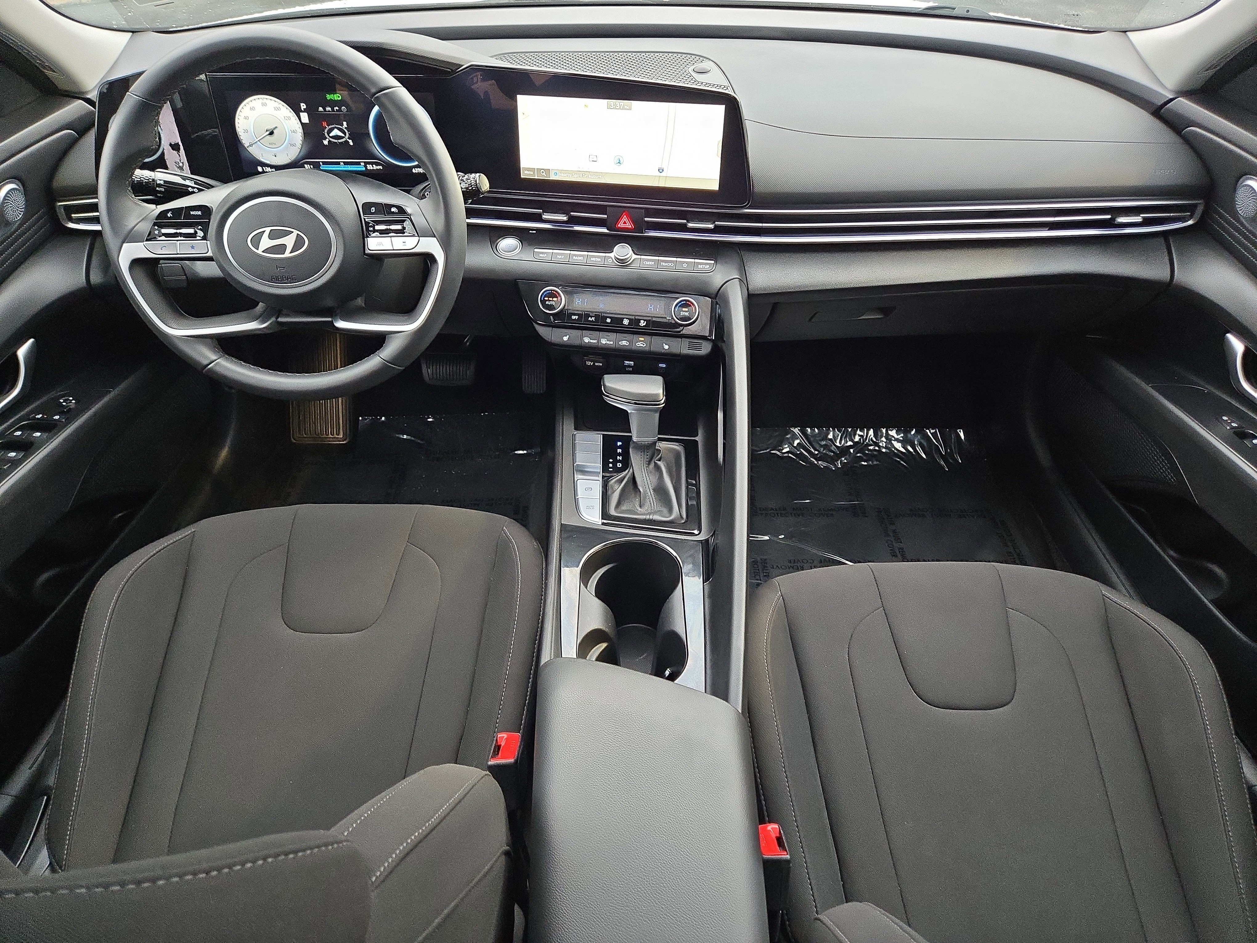 Used 2025 Hyundai Elantra SEL image 13