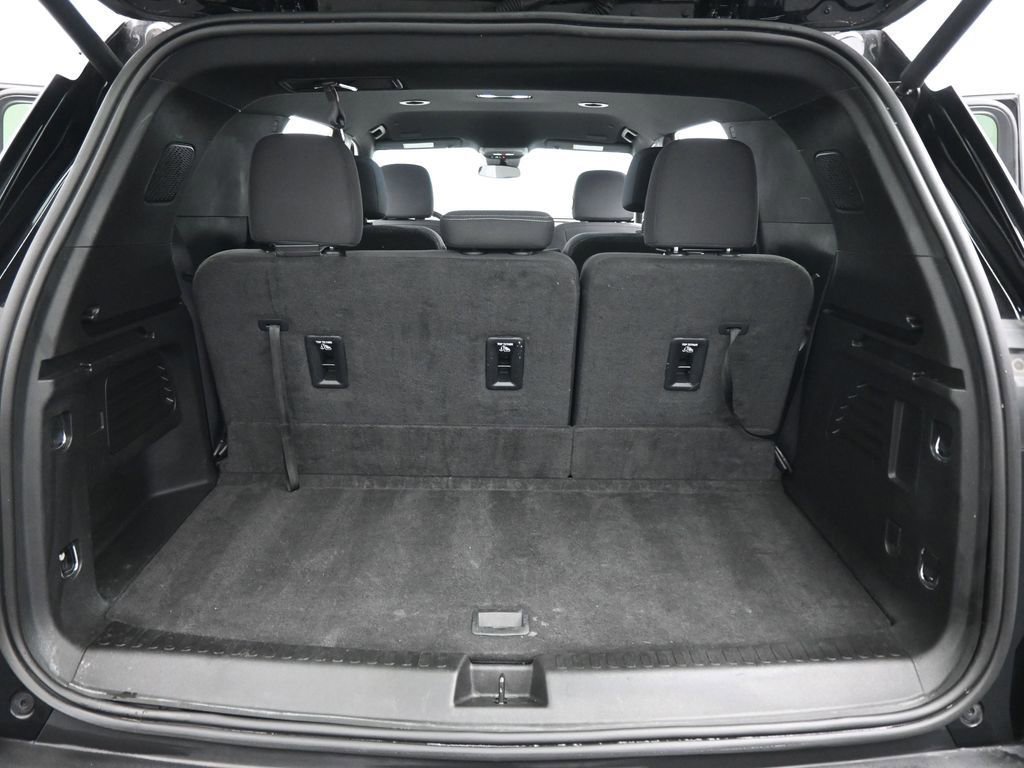 Used 2024 Chevrolet Traverse LT image 47