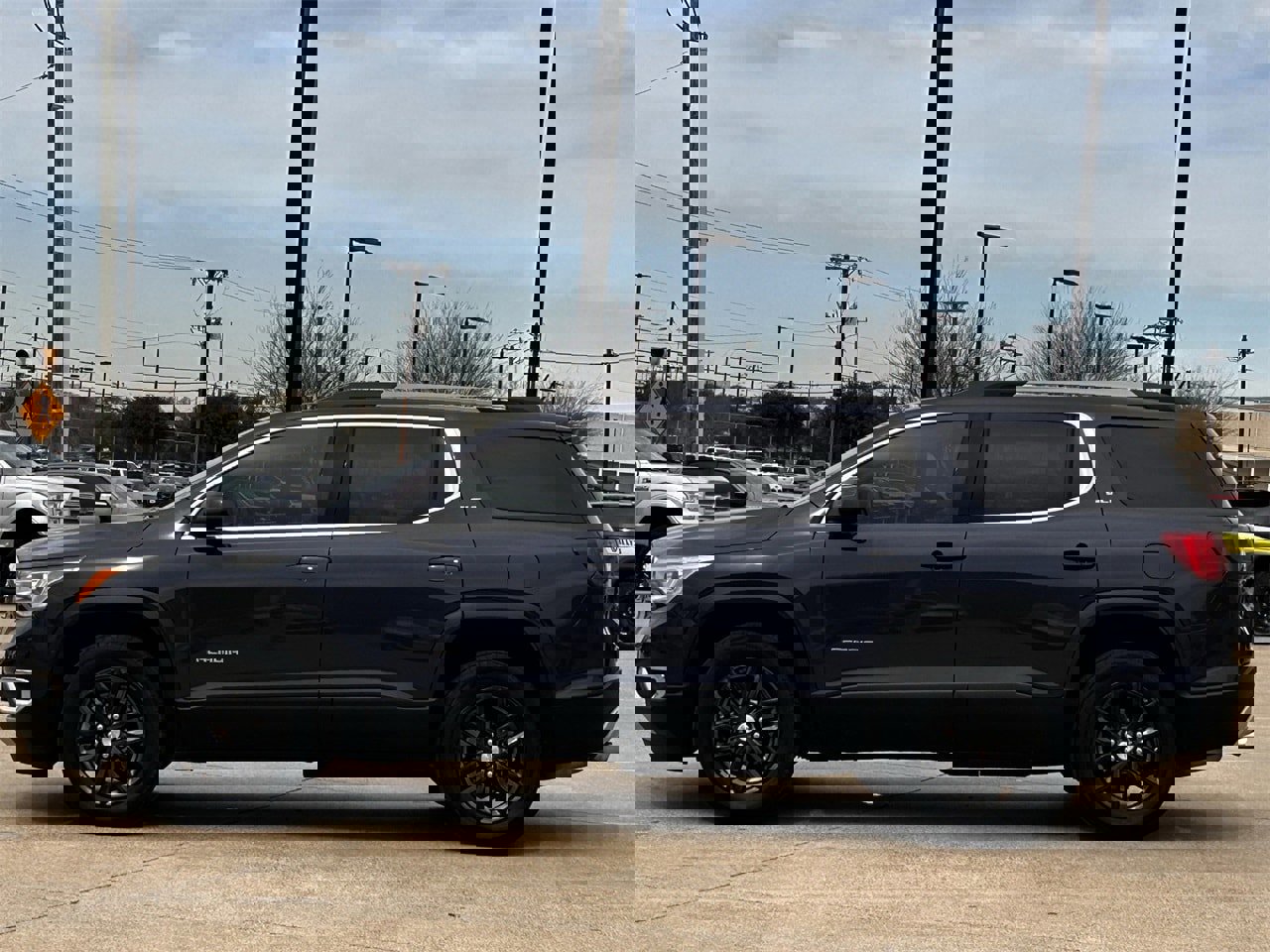 Used 2019 GMC Acadia SLT image 3