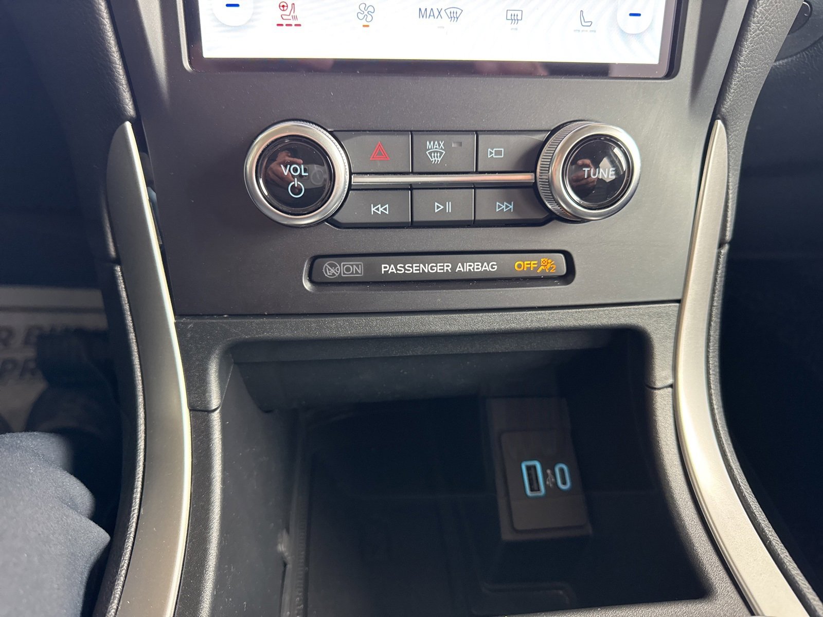 Certified 2024 Ford Edge SEL w/ Convenience Package image 31