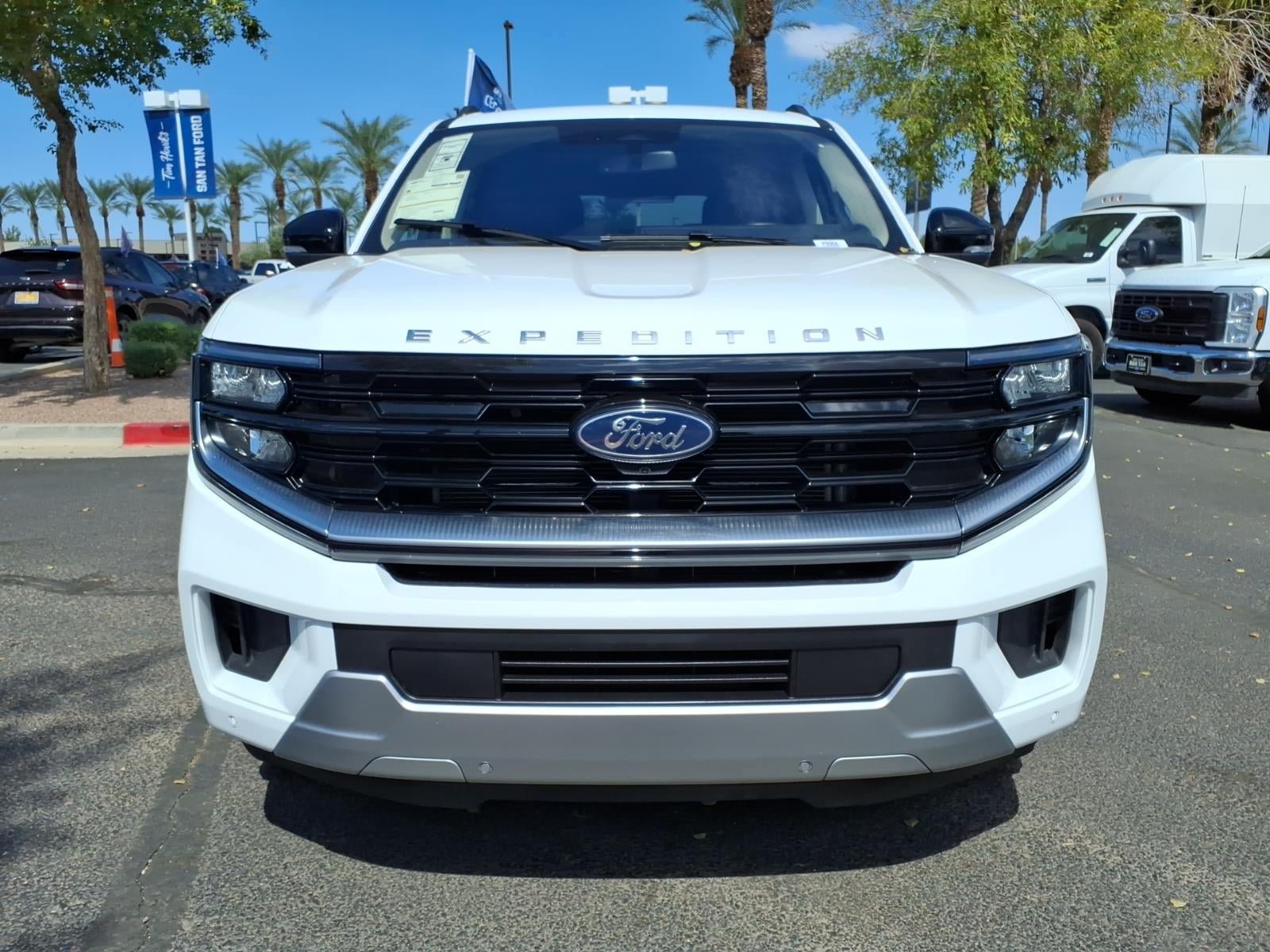 Certified 2025 Ford Expedition Platinum AWD/4WD image 2