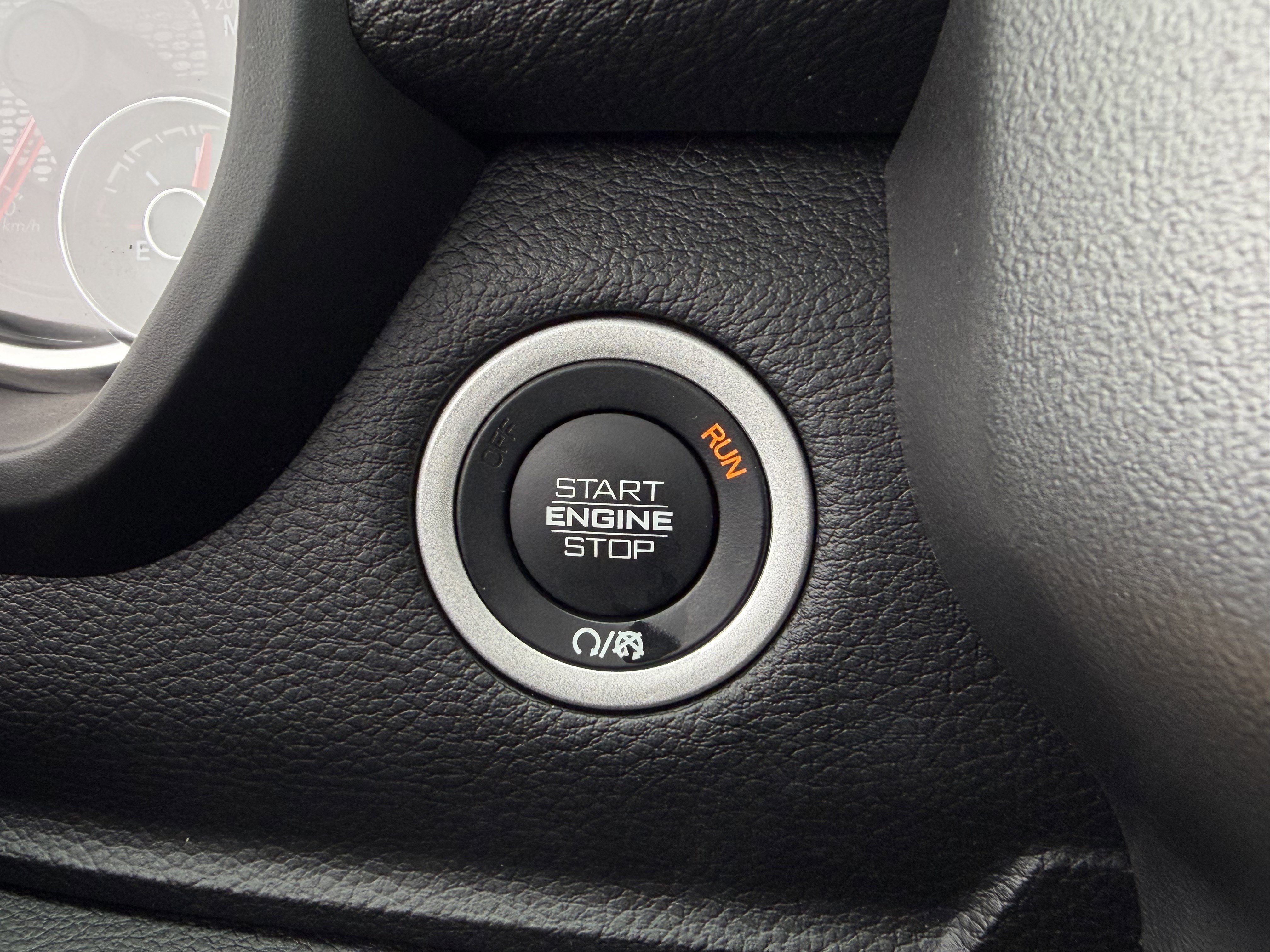 Used 2025 RAM 1500 Laramie w/ Laramie Southwest Edition image 27