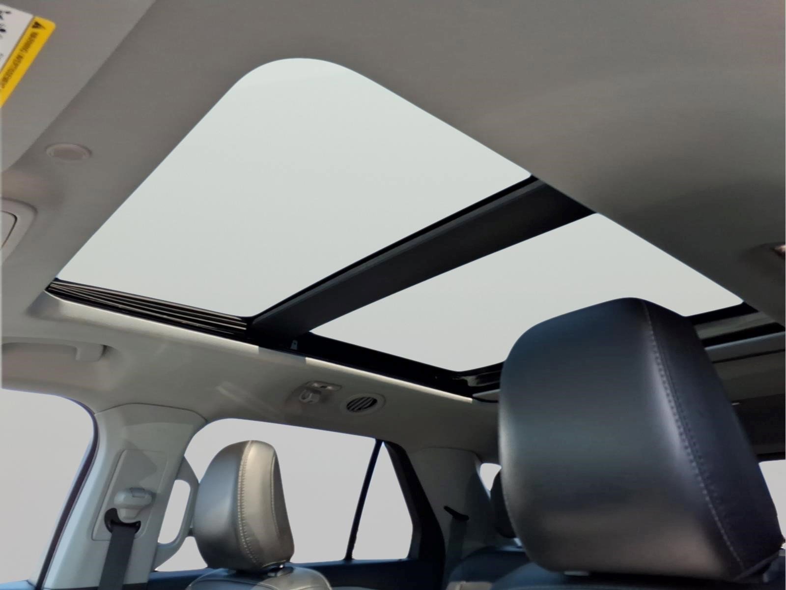 Certified 2023 Ford Explorer XLT w/ Equipment Group 202A image 8