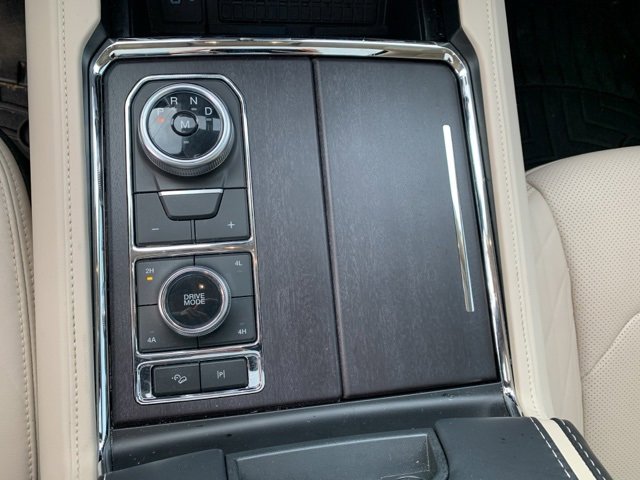 Certified 2024 Ford Expedition Max Platinum image 18