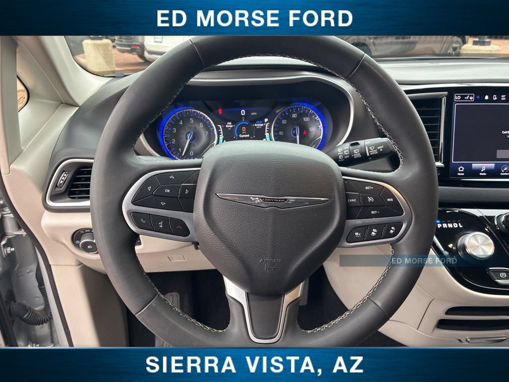 Used 2024 Chrysler Pacifica Touring-L FWD image 32